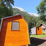 & Glamping Grintovec