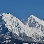 & Glamping Grintovec