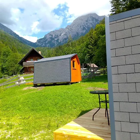 & Glamping Grintovec *