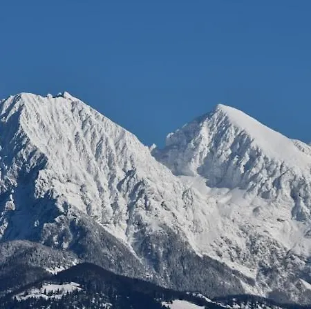 & Glamping Grintovec