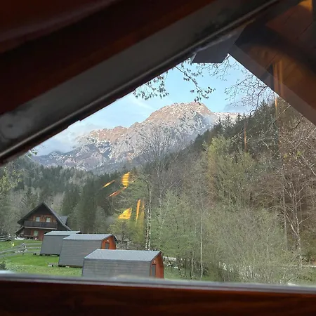 & Glamping Grintovec Lyxtält *