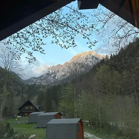 & Glamping Grintovec Luksuzni šotor