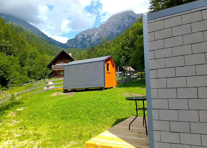 & Glamping Grintovec *
