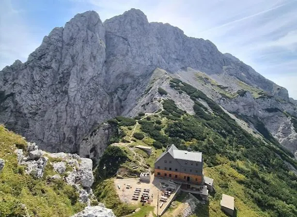 & Glamping Grintovec