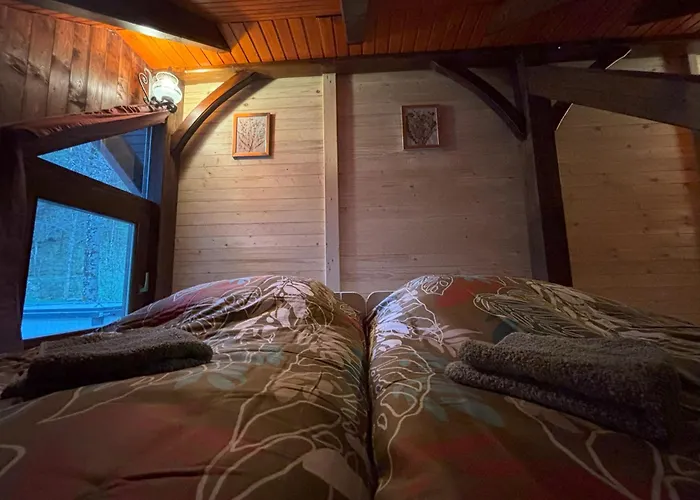 & Glamping Grintovec Luxury tent Preddvor