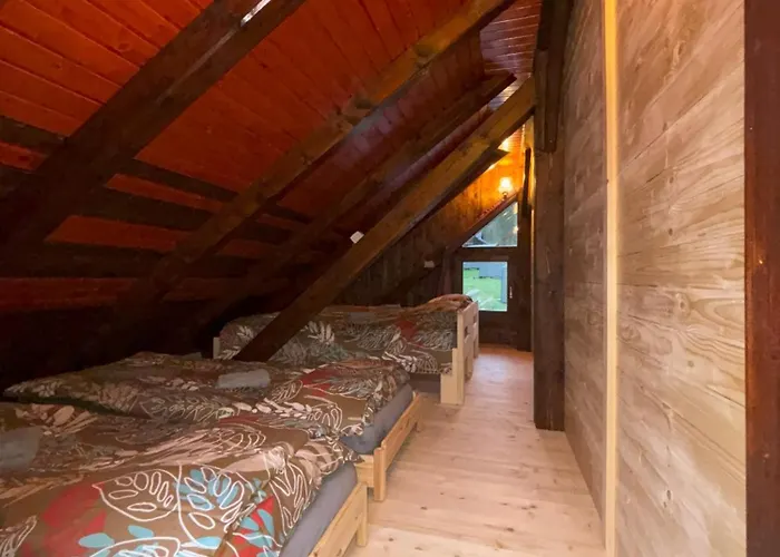 & Glamping Grintovec Luxe tent Preddvor